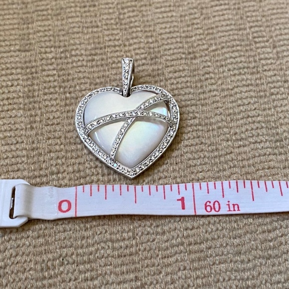 18KT Diamond & Mother Of Pearl Heart Pendant - Picture 13 of 14